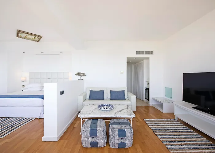 Resort Grecian Sands