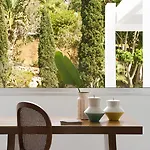 Grecian Sands Resort