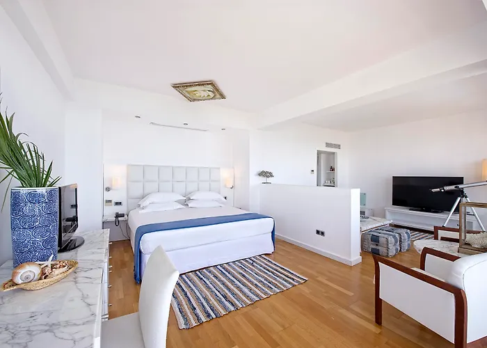 Grecian Sands Resort