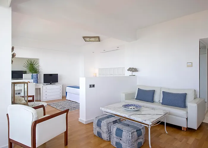 Resort Grecian Sands Aya Napa