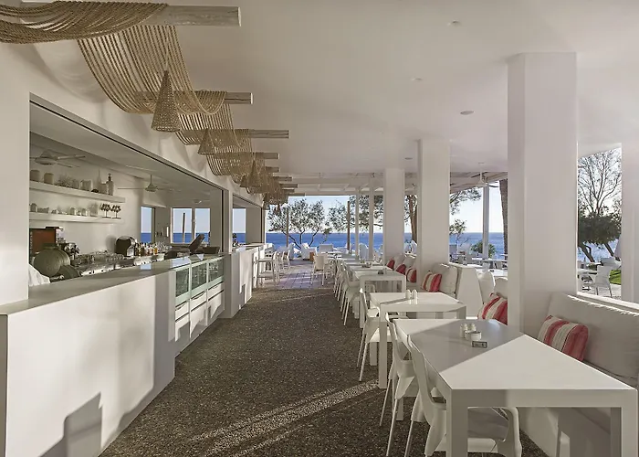 Resort Grecian Sands 4*